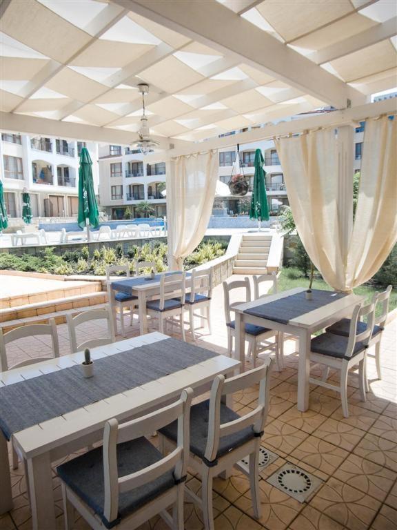 Paradise Bay Hotel Pomorie Exterior foto